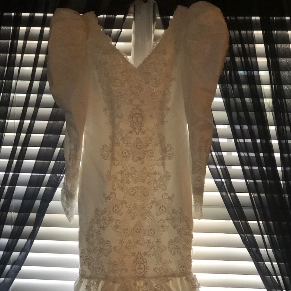 Vintage mermaid wedding dress